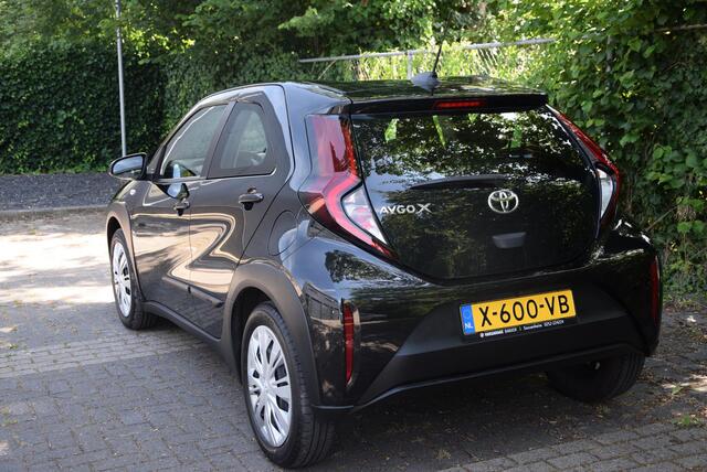 Toyota AYGO X 1.0 VVT-i S-CVT Play | Automaat | 1e eigenaar | Dealer onderhouden |