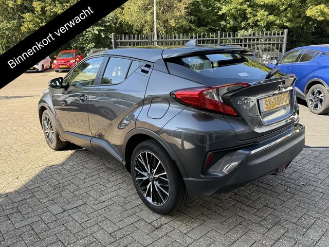 Toyota C-HR 116 PK DYNAMIC URBAN NAVI 1e EIG GARANTIE 6-2028 ! LMV.CLIMA. ADAPTIEF CRUISE CONTROL . KEYLESS ENTRY . ELEKTRISCHE INKLAPBARE SPIEGELS .
