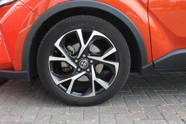 Toyota C-HR 1.8 Hybrid Style met trekhaak en JBL