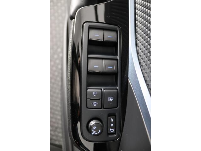 Toyota C-HR 1.8 HYBRID STYLE BI-TONE AUTOMAAT GARANTIE 2-2032 HALF LEDER. CARPLAY NAVI. 18 INCH .PDC V+A. CAMERA.