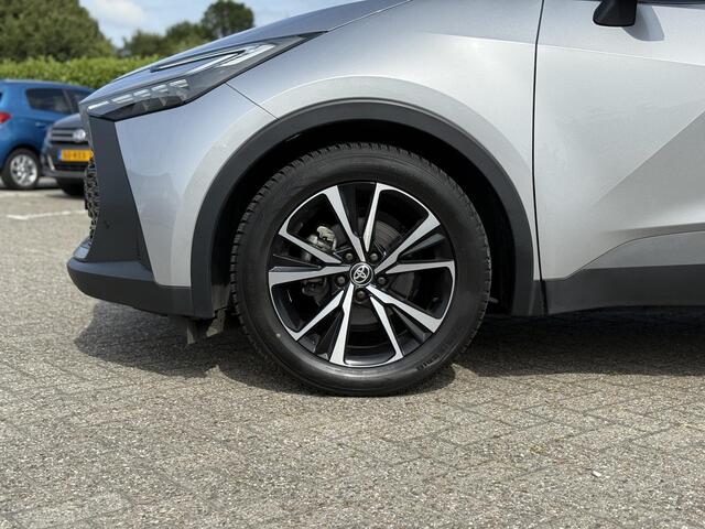 Toyota C-HR 1.8 Hybrid 140 First Edition | Bi-tone | Stoel- stuurverwarming | Elek. achterklep | Camera | PDC V+A