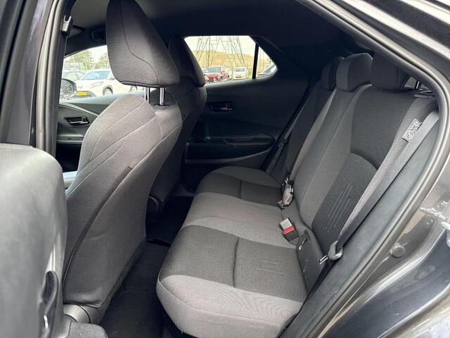 Toyota C-HR 1.8 Hybrid 140 First Edition **NAVIGATIE/ DODEHOEK DETECTIE/ 360 CAMERA/ PARKEERSENSOREN VOOR EN ACHTER/ 36 MAANDEN GARANTIE**