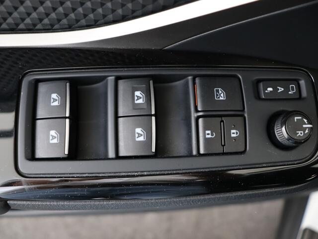 Toyota C-HR 1.8 Hybrid Black Edition I Navigatie I Climate Control I Cruise Control I Camera I Lederen Bekleding I Dealer Onderhouden I Afneembare Trekhaak I