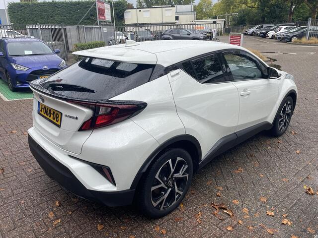 Toyota C-HR 1.8 Hybrid First Edition | parkeersensoren | Dealer onderhouden | Dode hoek detectie
