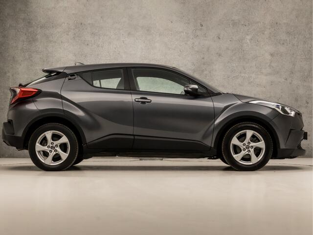 Toyota C-HR 1.8 Hybrid Dynamic Automaat (NAVIGATIE, CLIMATE, CAMERA, ADAPTIVE CRUISE, SPORTSTOELEN, LANE ASSIST, KEYLESS, ZWART HEMEL, NIEUWSTAAT)