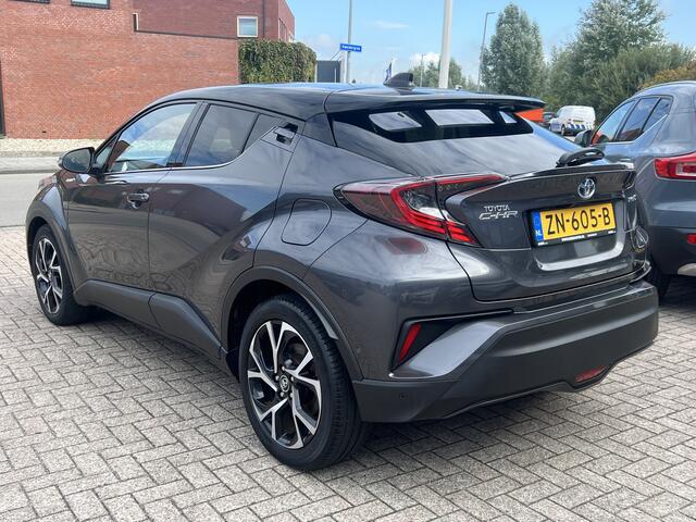 Toyota C-HR 1.8 Hybrid Style Navigatie Camera Leer Two Tone Keyless 18 Inch Velgen ACC Dab Extra Getint Glas NL Auto