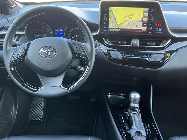 Toyota C-HR 1.8 Hybrid Style Navigatie Camera Leer Two Tone Keyless 18 Inch Velgen ACC Dab Extra Getint Glas NL Auto