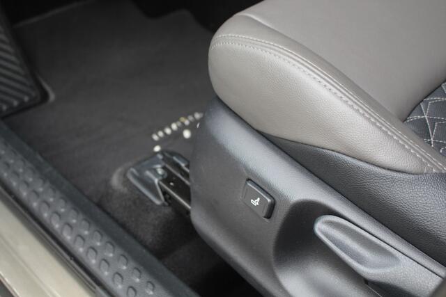 Toyota C-HR 1.8 Hybrid Executive I Leder I Adaptive Cruise control I Oxid Edition