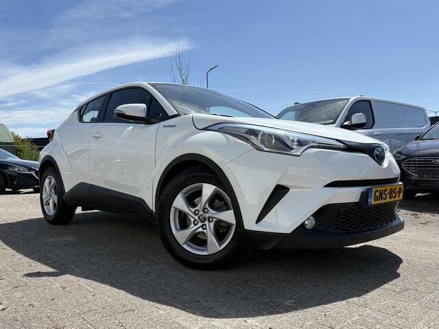 Toyota C-HR 1.8 Hybrid Dynamic Keyless entry | Camera | Cruise control