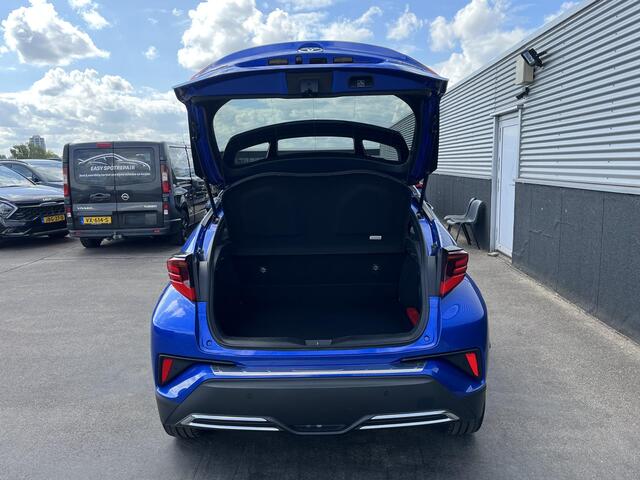 Toyota C-HR 2.0 Hybrid Bi-Tone Navigatie, Dodehoekdetectie, 18" LMV, Stoelverwarming, Nieuw geleverd en dealeronderhouden, 1e eign. Adaptieve cruise control, Lane assist