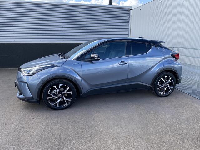 Toyota C-HR 2.0 Hybrid First Edition Stoelverwarming, JBL Premium audio, dodehoek detectie, achteruitrij camera, navigatie Apple CarPlay/Android Auto