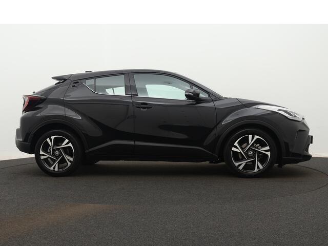 Toyota C-HR 1.8 Hybrid Dynamic | Apple Carplay/Android Auto | Lichtmetalen Velgen | Parkeersensoren | Afneembare Trekhaak |