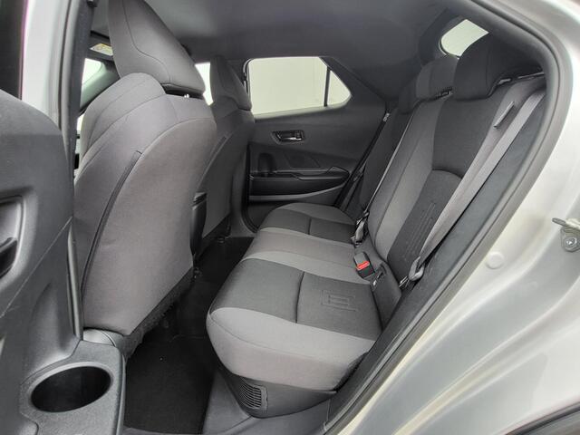 Toyota C-HR 1.8 Hybrid 140 Business Plus Automaat / Navigatie / Achteruitrijcamera / Adaptieve CC / Apple Carplay Android /