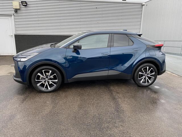 Toyota C-HR 1.8 Hybrid 140 Dynamic NL-auto, Dodehoekdetectie, Adaptieve cruise control, keyless, achteruitrij camera, navigatie Apple CarPlay/Android Auto, parkeersensoren