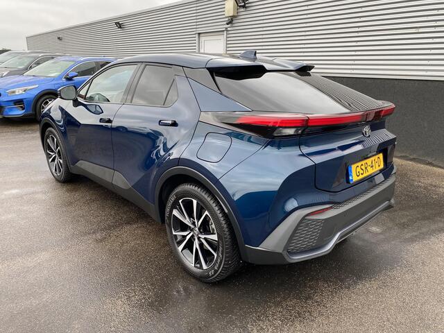 Toyota C-HR 1.8 Hybrid 140 Dynamic NL-auto, Dodehoekdetectie, Adaptieve cruise control, keyless, achteruitrij camera, navigatie Apple CarPlay/Android Auto, parkeersensoren