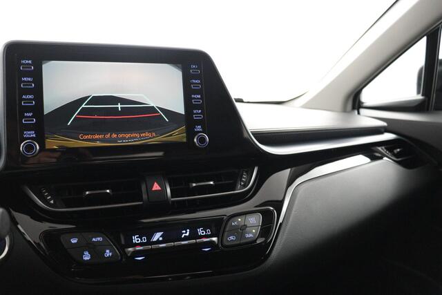 Toyota C-HR 1.8 Hybrid Dynamic | Trekhaak | Camera | All season banden | parkeersensoren voor en achter |
