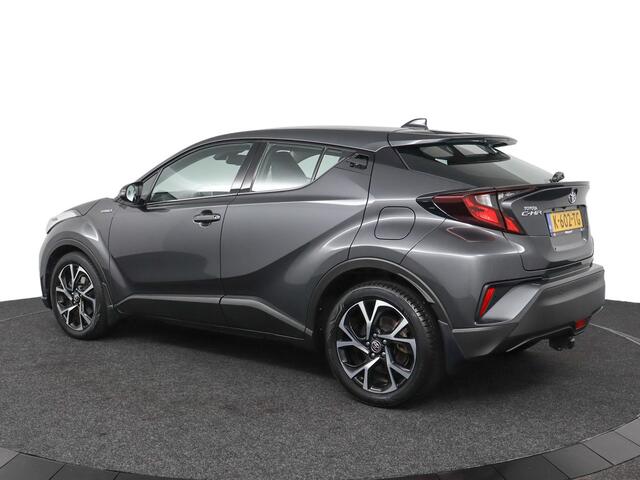 Toyota C-HR 1.8 Hybrid Dynamic | Trekhaak | Camera | All season banden | parkeersensoren voor en achter |