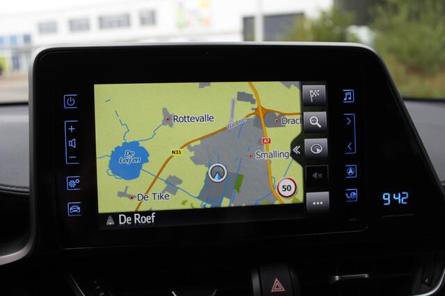 Toyota C-HR 1.8 Hybrid Dynamic | Rijklaar | Trekhaak | Keyless | Stoelverw. | Camera | Navi | All-season | Dealer onderhouden