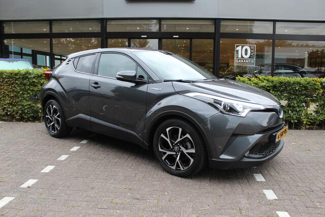 Toyota C-HR 1.8 Hybrid Dynamic | Rijklaar | Trekhaak | Keyless | Stoelverw. | Camera | Navi | All-season | Dealer onderhouden