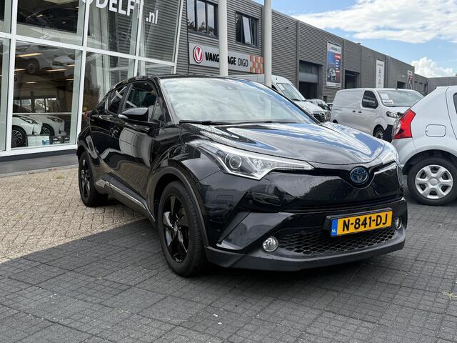 Toyota C-HR 1.8 Hybrid Dynamic Navi. GARANTIE TOT 08-2028! . AFNEEMBARE TREKHAAK. ADAPTIEVE CRUISE CONTROL. PARKEERSENSOREN VOOR & ACHTER.