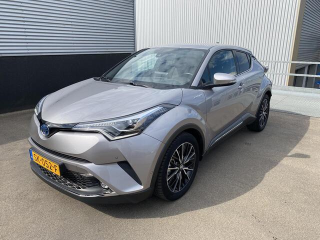 Toyota C-HR 1.8 Hybrid Executive Nieuw geleverd en dealeronderhouden, 1e eign. Stoel- & Stuurwielverwarming, achteruitrij camera, adaptieve cruise control, dodehoek detectie, keyless, Navigatie