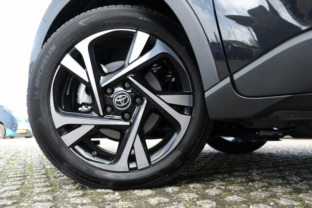 Toyota C-HR 2.0 Hybid 184PK Dynamic Automaat | Apple CarPlay / Android Auto