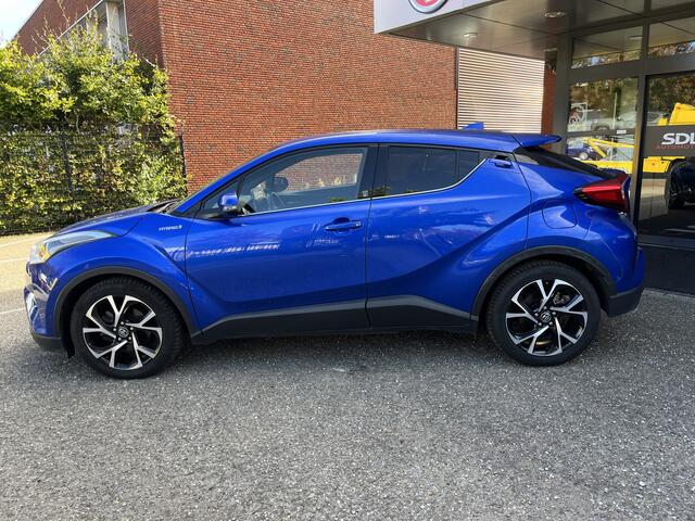 Toyota C-HR 1.8 Hybrid Style // DODEHOEK // KEYLESS // CAMERA+SENSOREN // ADAPT. CRUISE // Intelligent Park Assist // TREKHAAK //