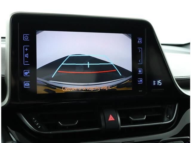 Toyota C-HR 1.8 Hybrid Executive | Parkeer sensoren | Navigatie | Stoelverwarming |
