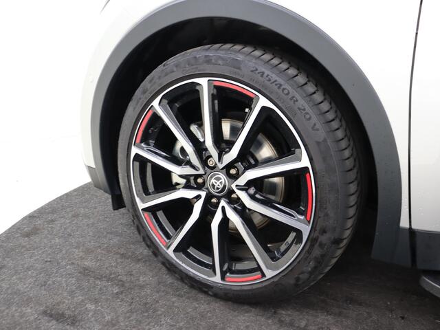 Toyota C-HR 2.0 Plug-in Hybrid 220 GR SPORT Première Edition | Treeplanken | JBL | Panoramadak | head-Up Display | Elektrische Achterklep