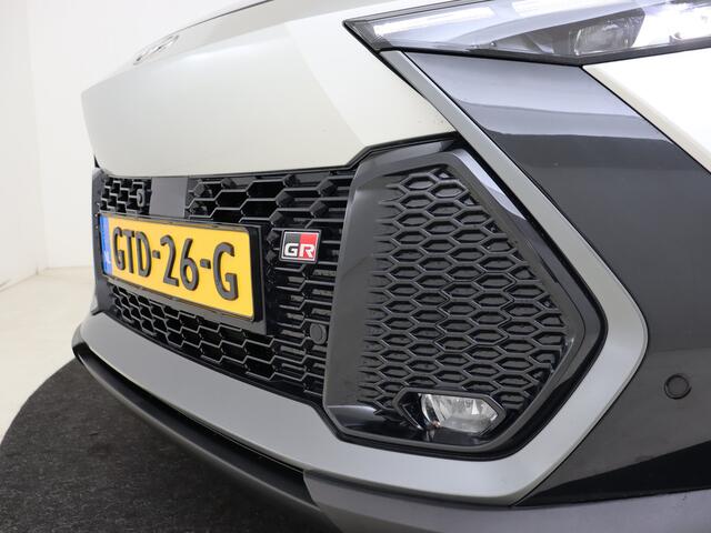 Toyota C-HR 2.0 Plug-in Hybrid 220 GR SPORT Première Edition | Treeplanken | JBL | Panoramadak | head-Up Display | Elektrische Achterklep