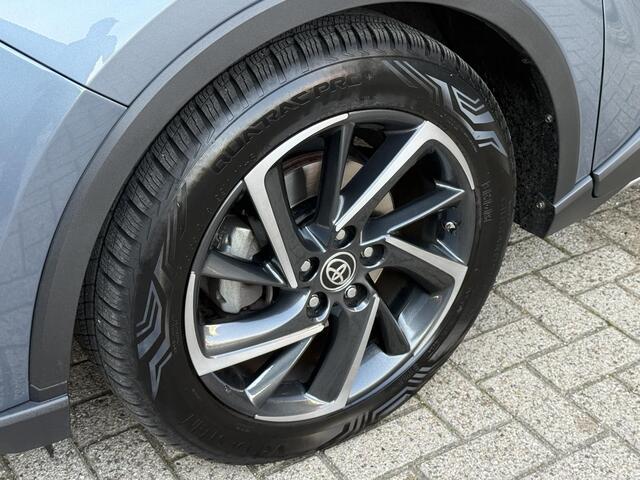 Toyota C-HR 2.0 Hybrid Dynamic / Automaat / Navigatie / Cruise Control Adaptief / Climate Control / Bluetooth / All-Season banden / Camera