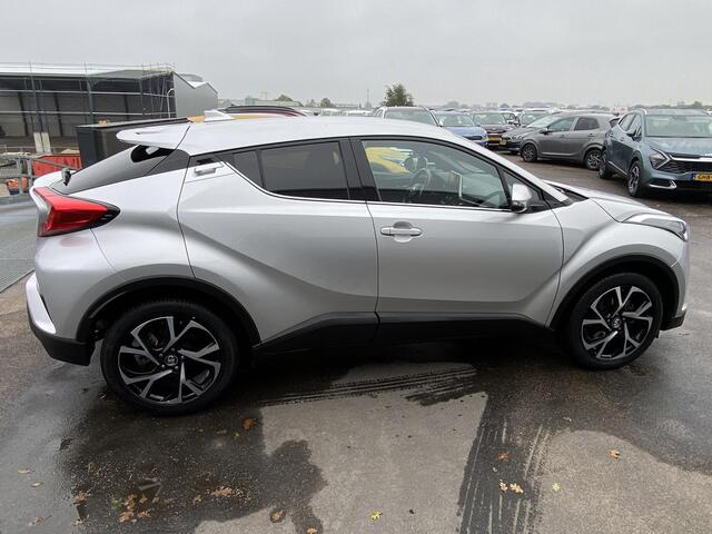 Toyota C-HR 1.2 Dynamic Nederlandse auto, Trekhaak 7-polig, stoelverwarming, navigatie, achteruitrij camera, adaptieve cruise control, keyless