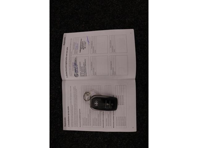 Toyota C-HR 1.8 Hybrid 140 Active | Parkeercamera | Climate control |