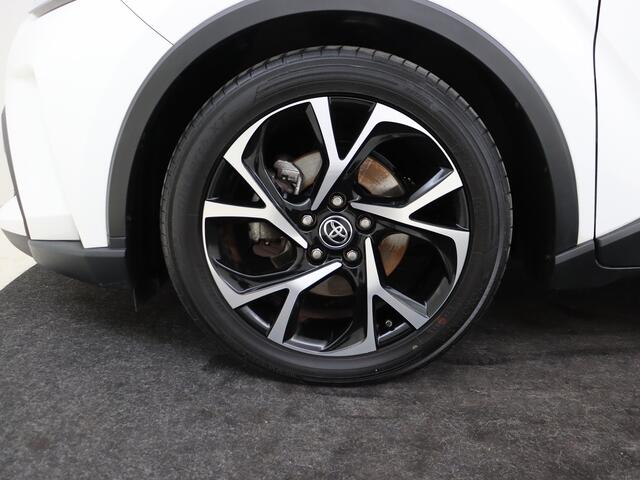 Toyota C-HR 1.8 Hybrid TeamNL | Achteruitrijcamera | Privacy glass | LM velgen | Full map navigatie |