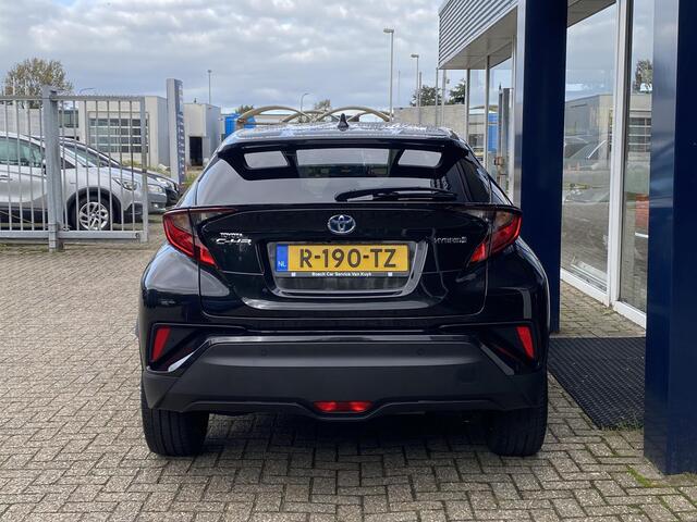 Toyota C-HR 1.8 Hybrid Business Plus / Automaat / Adaptieve Cruise-Control / Climate-Control / Apple-Carplay & Android-Auto / Keyless / LED / Dodehoek-Detectie / DAB Radio-Bluetooth / Getint-Glas / Armsteun V+A / PDC V+A met Camera / 18'' LMV / ENZ.