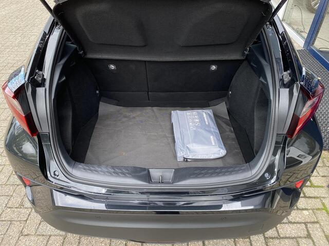 Toyota C-HR 1.8 Hybrid Business Plus / Automaat / Adaptieve Cruise-Control / Climate-Control / Apple-Carplay & Android-Auto / Keyless / LED / Dodehoek-Detectie / DAB Radio-Bluetooth / Getint-Glas / Armsteun V+A / PDC V+A met Camera / 18'' LMV / ENZ.