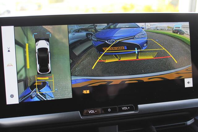 Toyota C-HR 1.8 Hybrid 140 First Edition Bi-tone | Rijklaar | Keyless | 360 Camera | Navi | Apple/Android | El. achterklep | Sensoren v+a | NL-auto