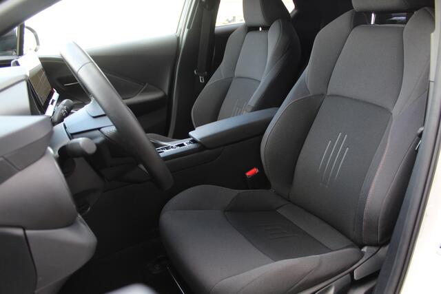 Toyota C-HR 1.8 Hybrid 140 First Edition Bi-tone | Rijklaar | Keyless | 360 Camera | Navi | Apple/Android | El. achterklep | Sensoren v+a | NL-auto