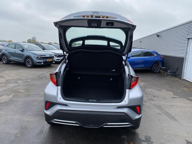 Toyota C-HR 2.0 Hybrid Dynamic 180PK! NL-auto! Keyless, navigatie, Apple CarPlay/Android Auto, achteruitrij camera, parkeersesoren v&a, adaptieve cruise control