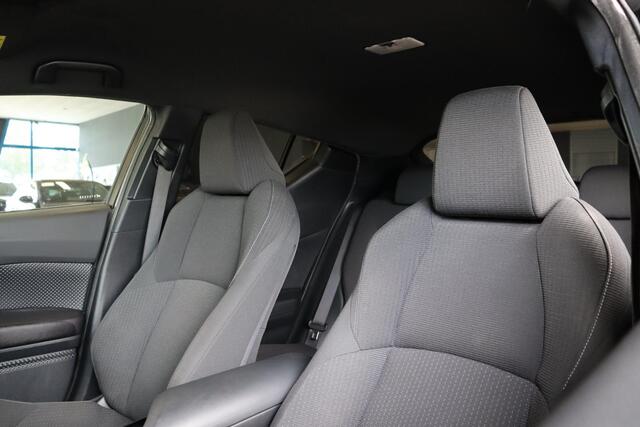 Toyota C-HR 1.8 Hybrid Dynamic, Chrome paket, Keyless Entry, DAB Radio, 18" inch lm velgen!