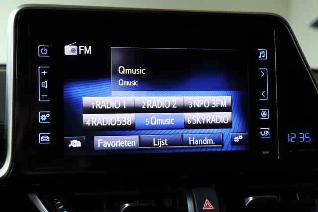 Toyota C-HR 1.8 Hybrid Dynamic, Chrome paket, Keyless Entry, DAB Radio, 18" inch lm velgen!