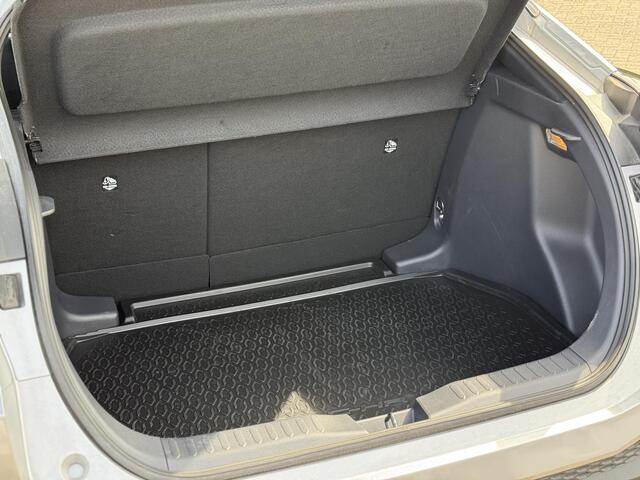 Toyota C-HR 1.8 Hybrid 140 First Edition | Bi-tone | Stoel- stuurverwarming | Elek. achterklep | Camera | PDC V+A