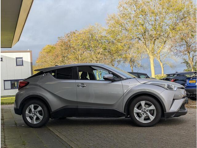Toyota C-HR 1.8 Hybrid Energy | Afn. Trekhaak | All-season | Navi | Adaptieve cruise | Climate control | Camera