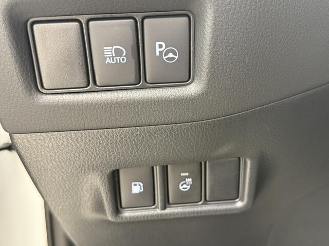 Toyota C-HR 1.8 Hybrid Bi-Tone | Trekhaak | Dodehoek ass. | Stoel & Stuurver