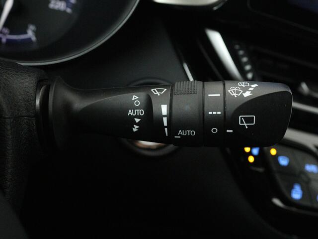 Toyota C-HR 1.8 Hybrid Dynamic | Navigatie | Trekhaak |