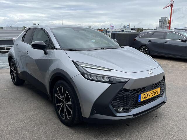 Toyota C-HR 1.8 Hybrid 140 Dynamic Dodehoek detectie, achteruitrij camera, adaptieve cruise control, Apple Carplay/Android Auto, keyless, parkeersensoren v&a