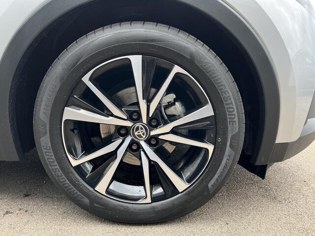Toyota C-HR 1.8 Hybrid 140 Dynamic Dodehoek detectie, achteruitrij camera, adaptieve cruise control, Apple Carplay/Android Auto, keyless, parkeersensoren v&a