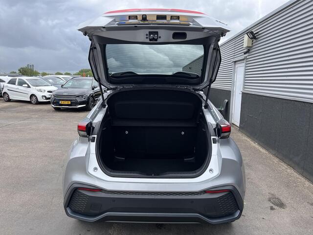 Toyota C-HR 1.8 Hybrid 140 Dynamic Dodehoek detectie, achteruitrij camera, adaptieve cruise control, Apple Carplay/Android Auto, keyless, parkeersensoren v&a