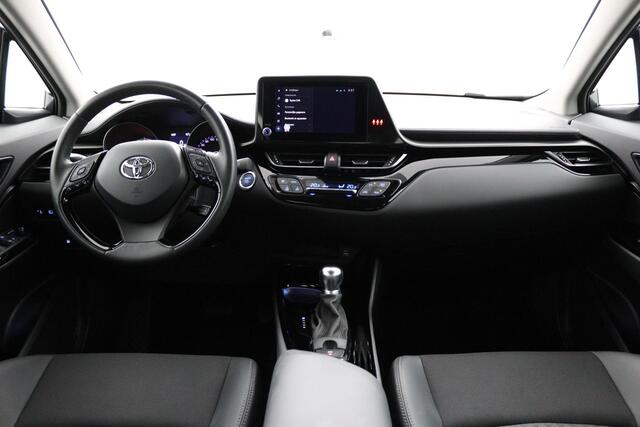 Toyota C-HR 1.8 Hybrid Dynamic |zeer lage km stand | Keyless | Parkeercamera en Sensoren achter |
