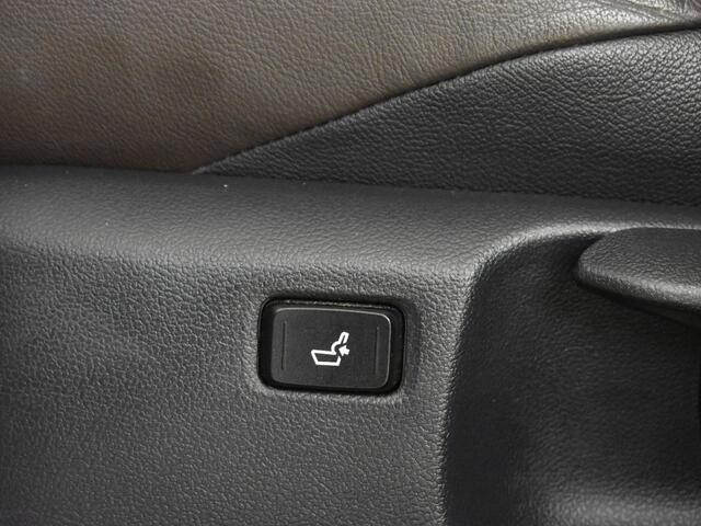 Toyota C-HR 1.8 Hybrid Bi-Tone Plus | Trekhaak | JBL | PDC V+A | BLS |